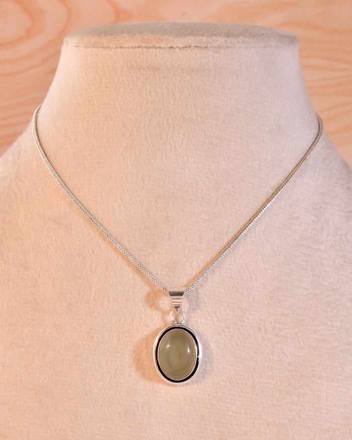 NATURAL GREEN AVENTURINE   PENDANT