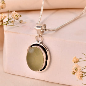 NATURAL GREEN AVENTURINE   PENDANT