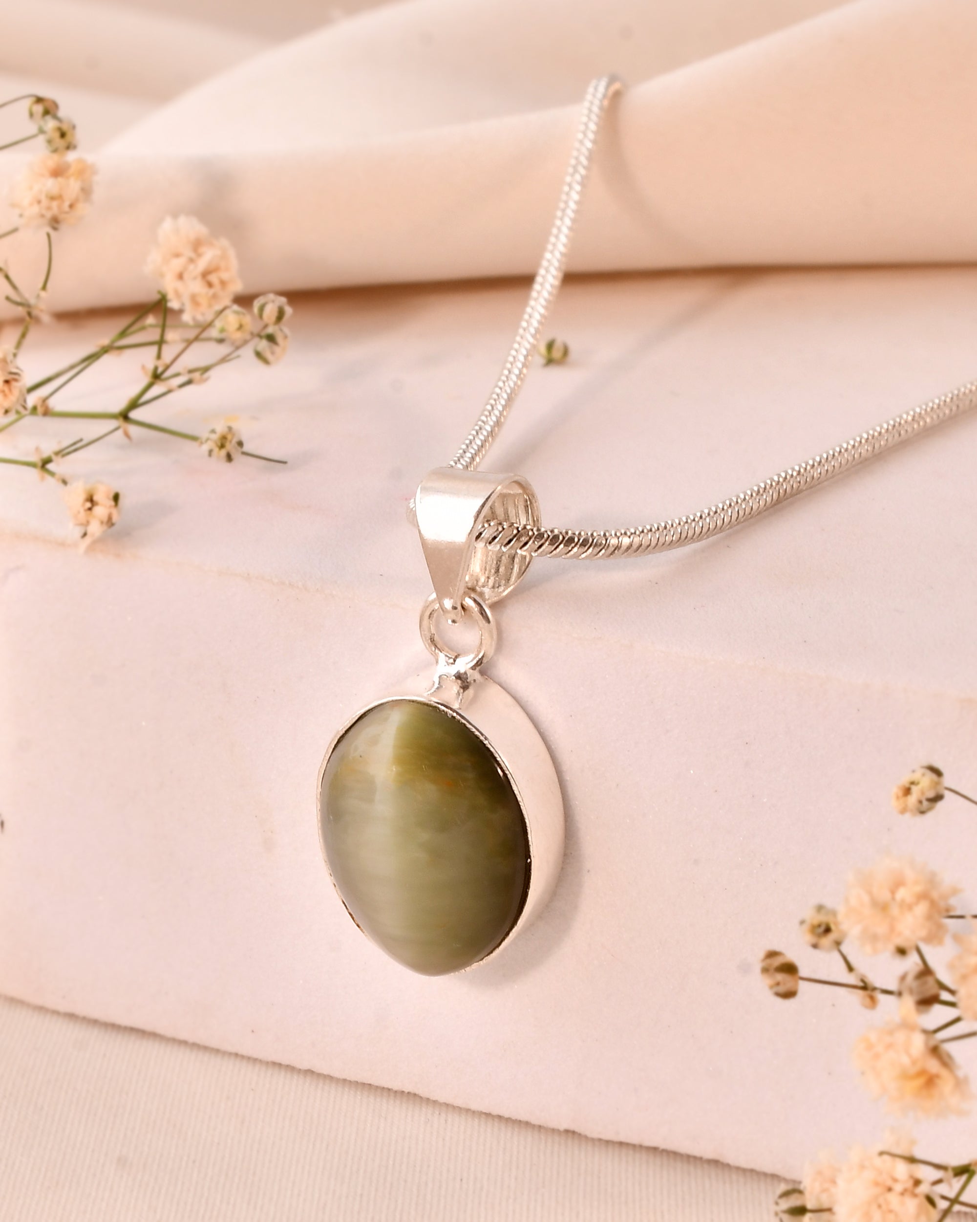 Natural Cat’s Eye ( LAHSUNIYA) Pendant  Gemstone