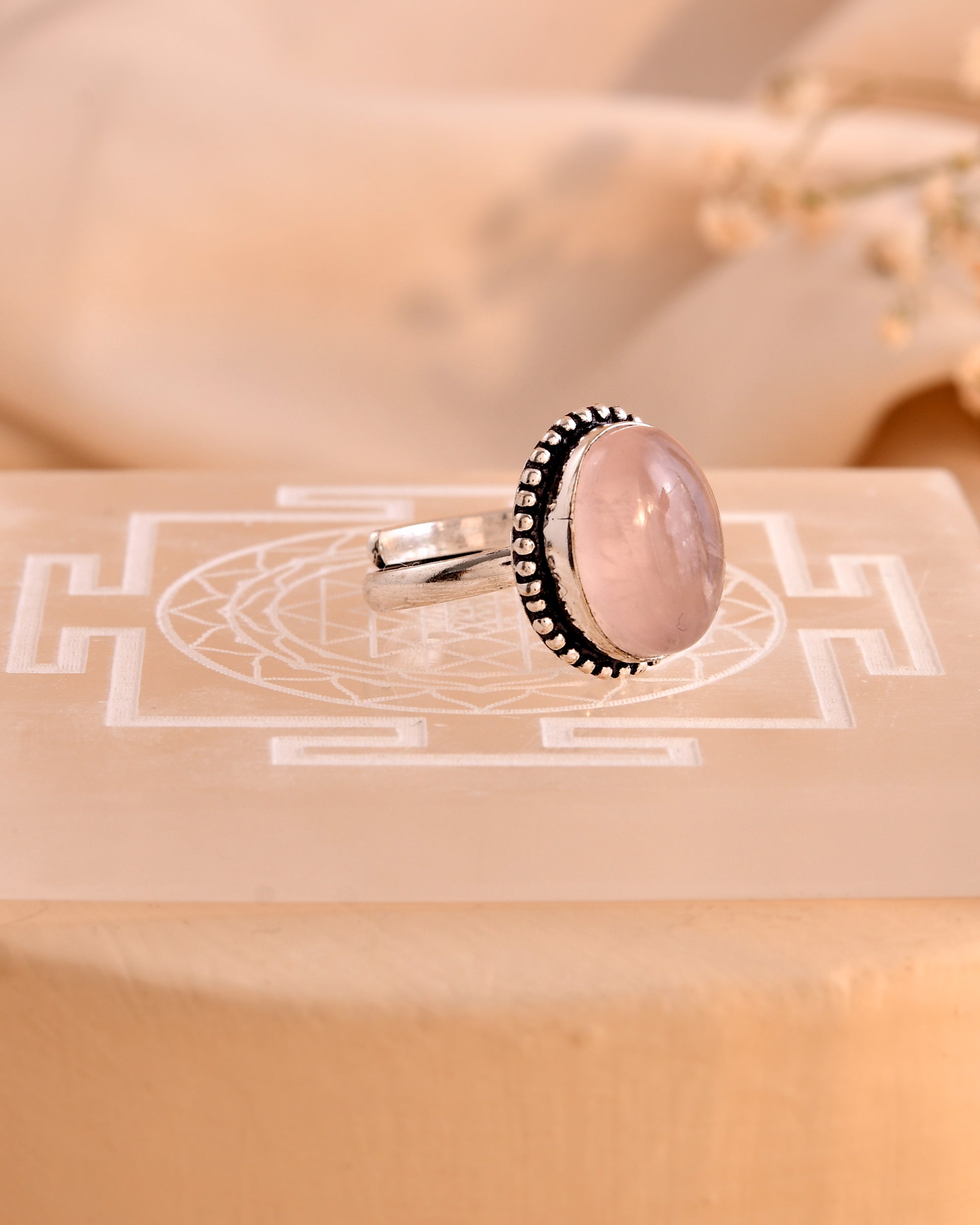 NATURAL ROSE QUARTZ RING