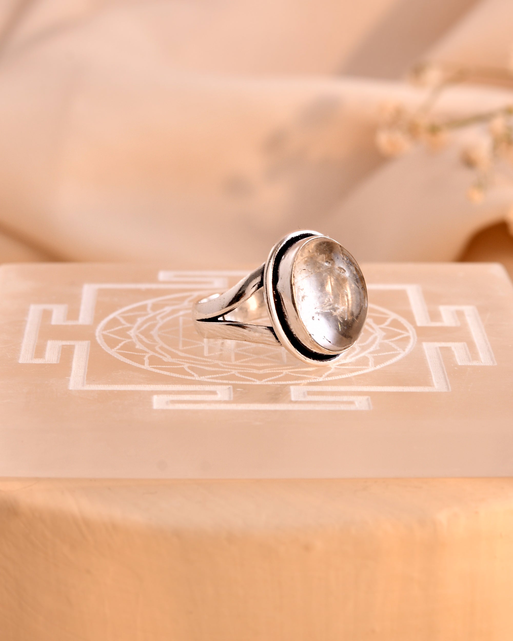 NATURAL CLEAR QUARTZ   RING 100% Natural Gemstone