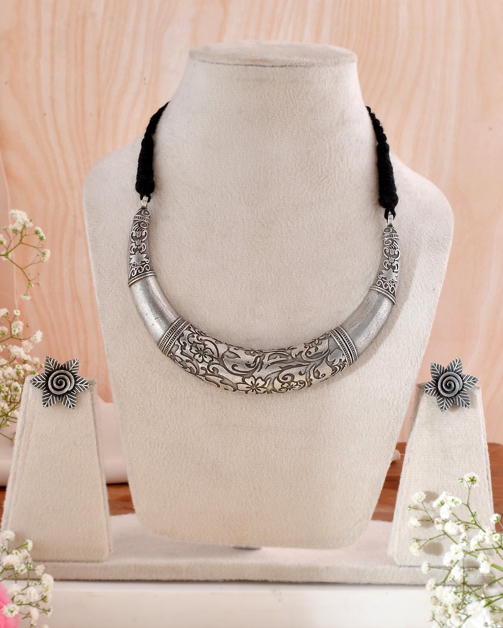 Tribal Viraasat Torque Necklace Set