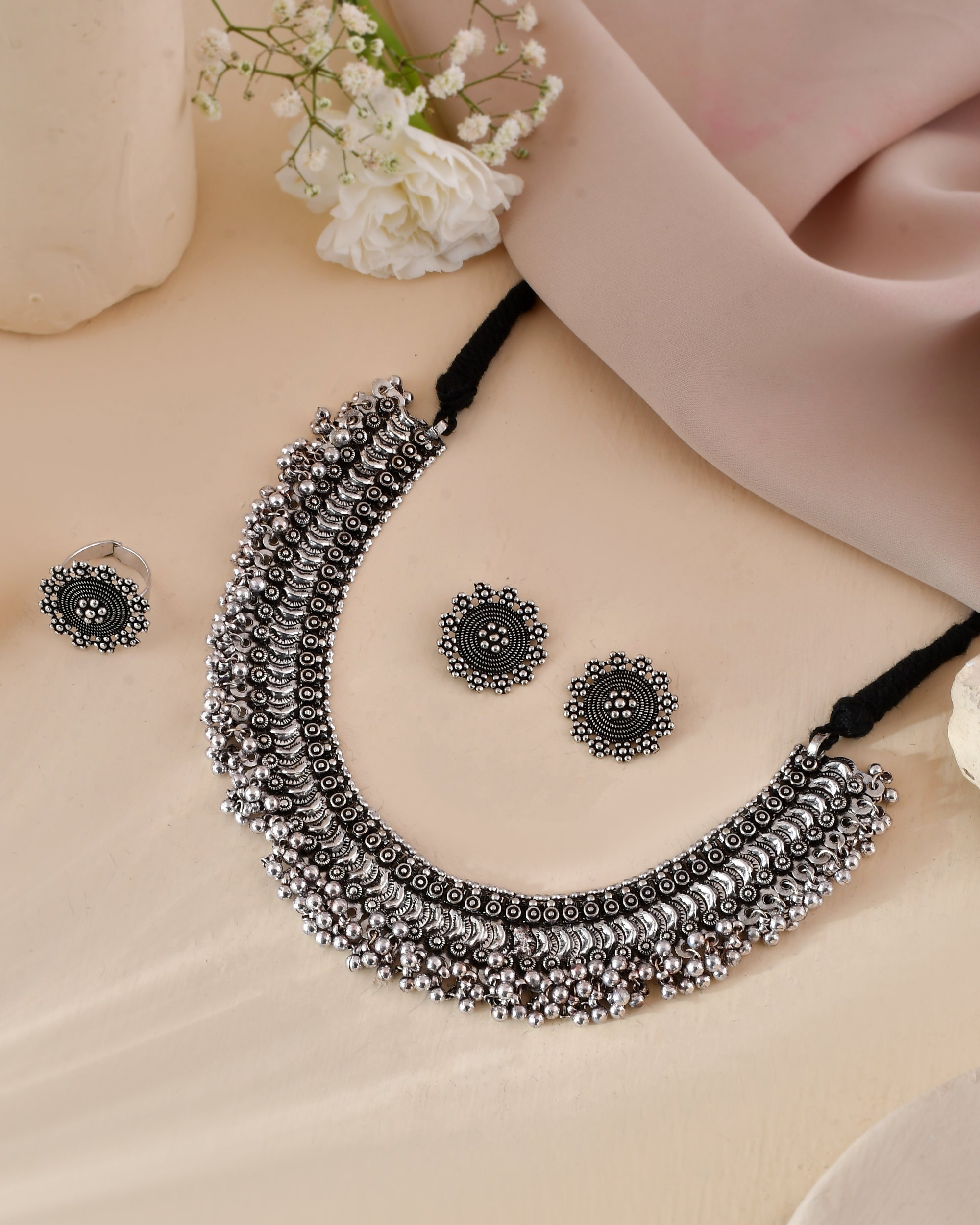 Ghungroo Leheriya Dandiya Necklace Set