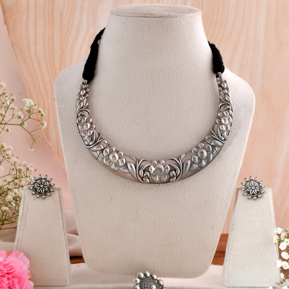 Gulmohar Floral Dandiya Necklace Set