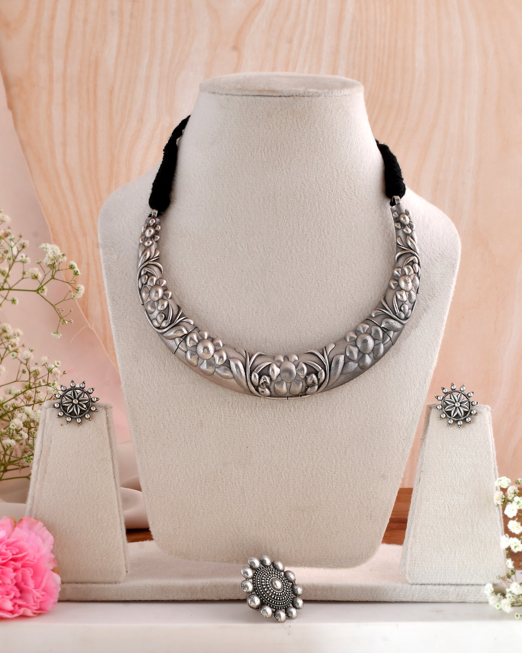 Gulmohar Floral Dandiya Necklace Set