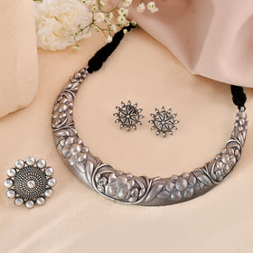 Gulmohar Floral Dandiya Necklace Set