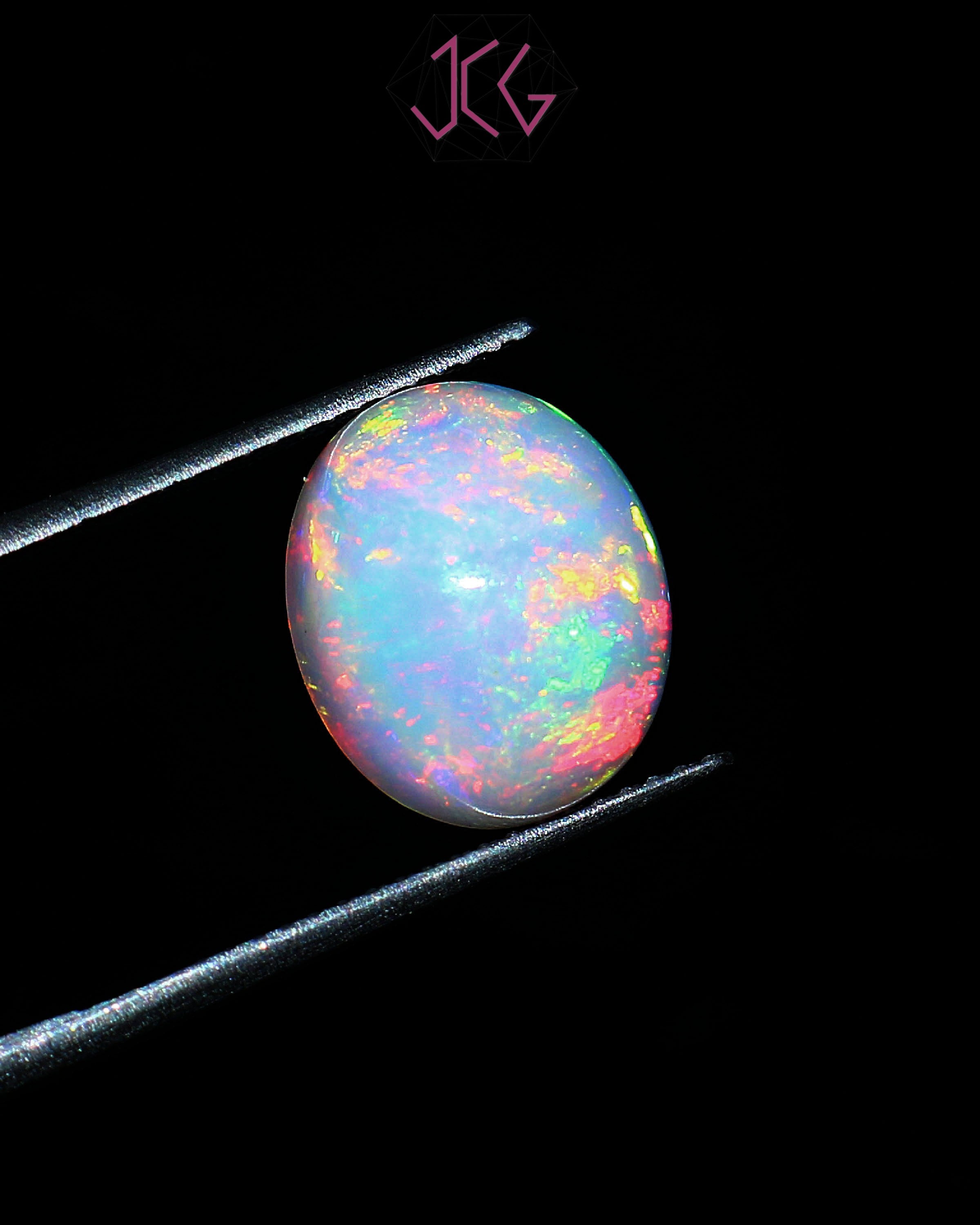 Natural Ethiopian Opal Stone 4.50 Carat / 5.00 Ratti (With Certificate)