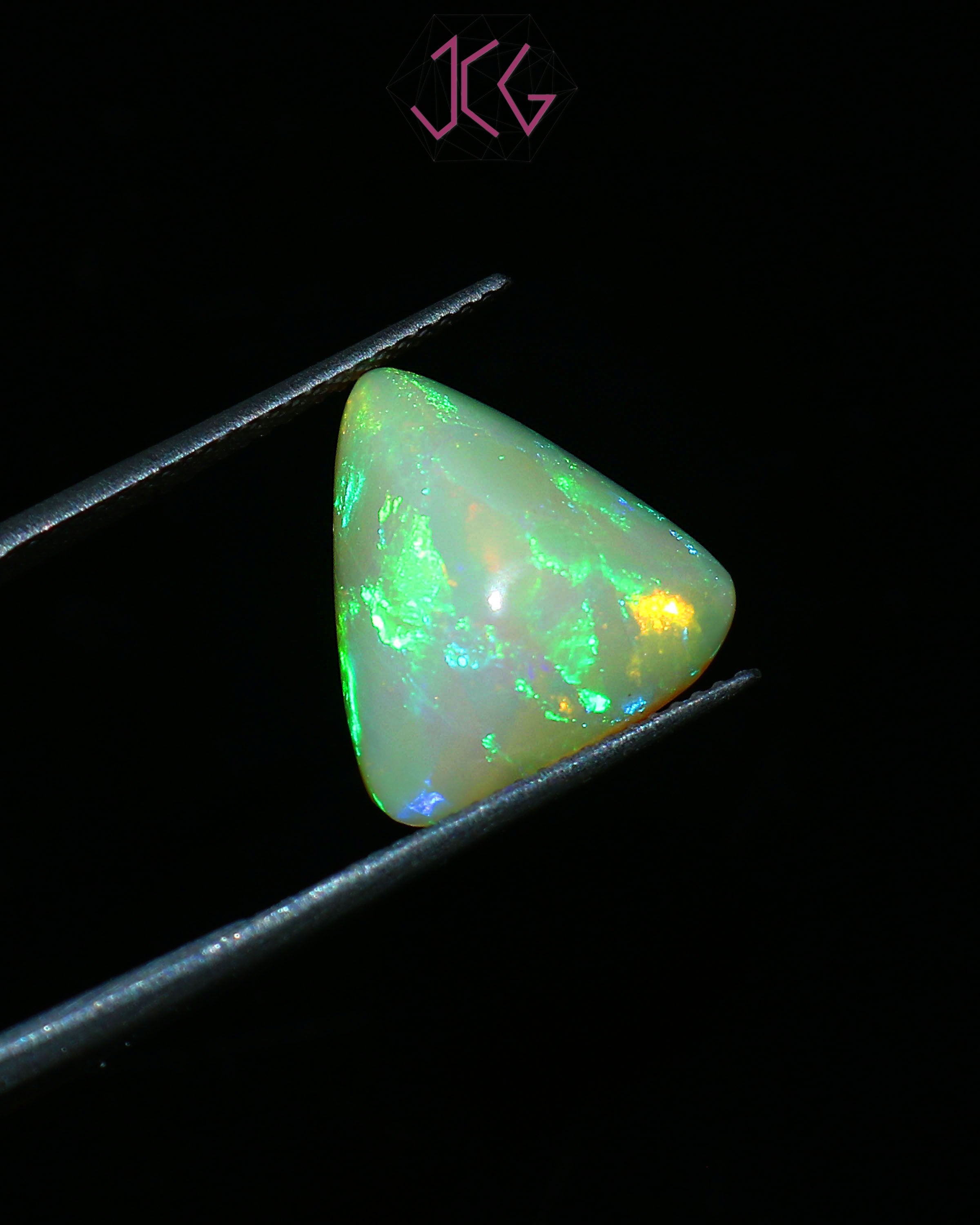Natural Ethiopian Opal Triangle Shape Stone 4.20 Carat / 4.60 Ratti (With Certificate)