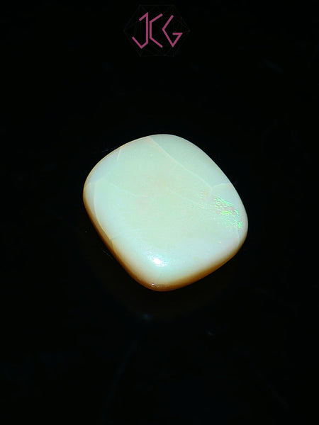 Natural Australian Fire Opal Stone 6.40 Carat / 7.00 Ratti (With Certificate)
