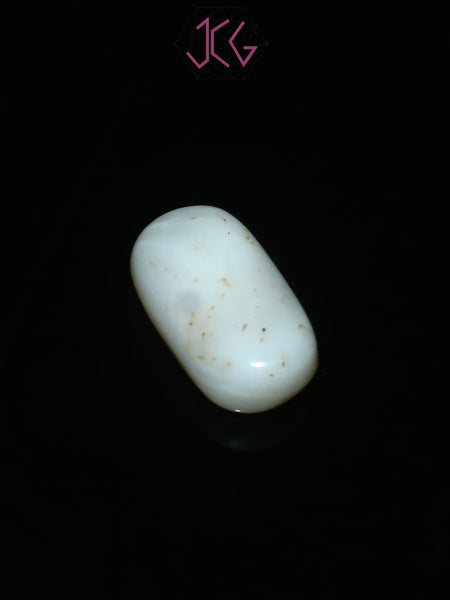 Natural White Coral Stone 5.10 Carat / 5.61 Ratti (With Certificate)