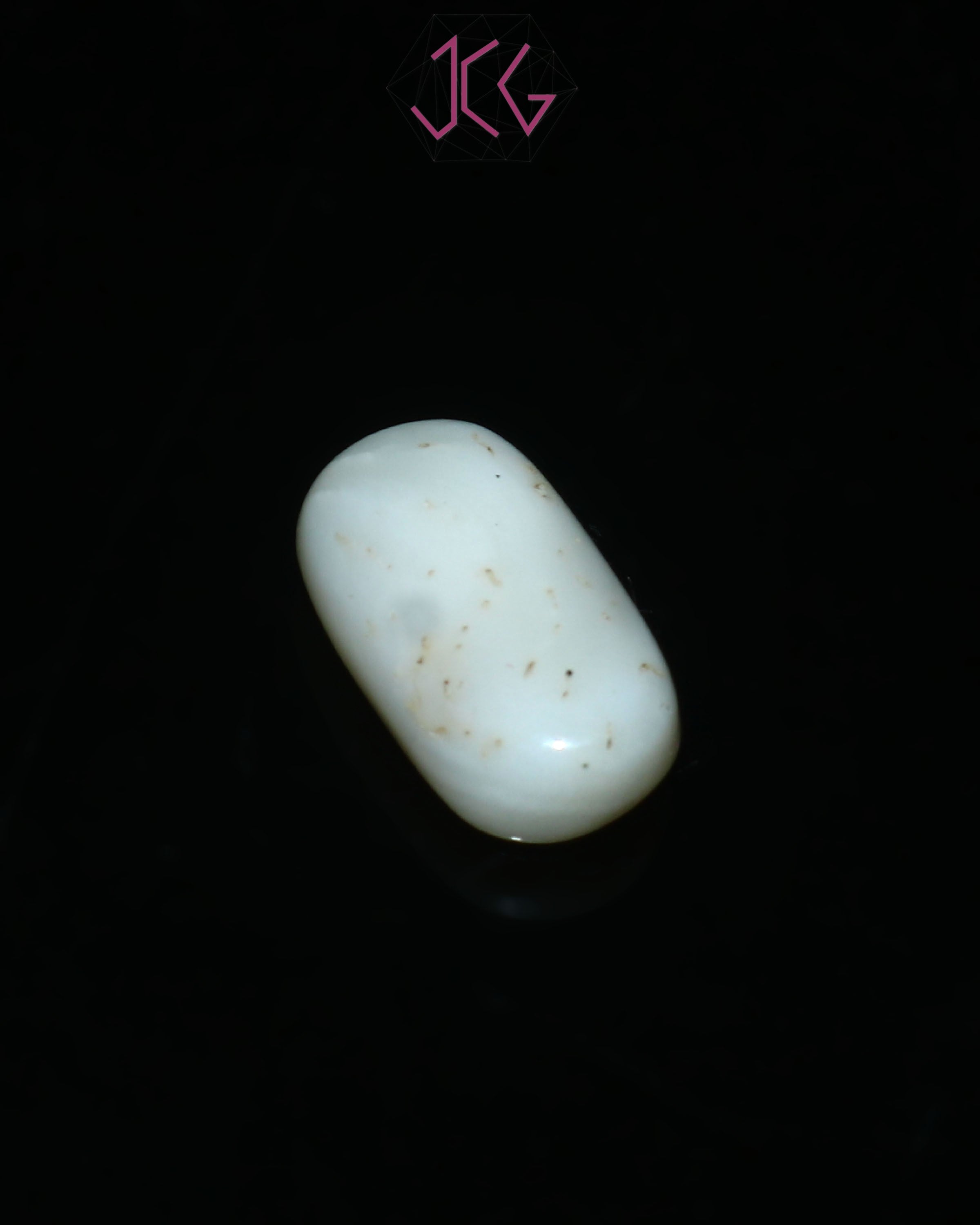 Natural White Coral Stone 5.10 Carat / 5.61 Ratti (With Certificate)