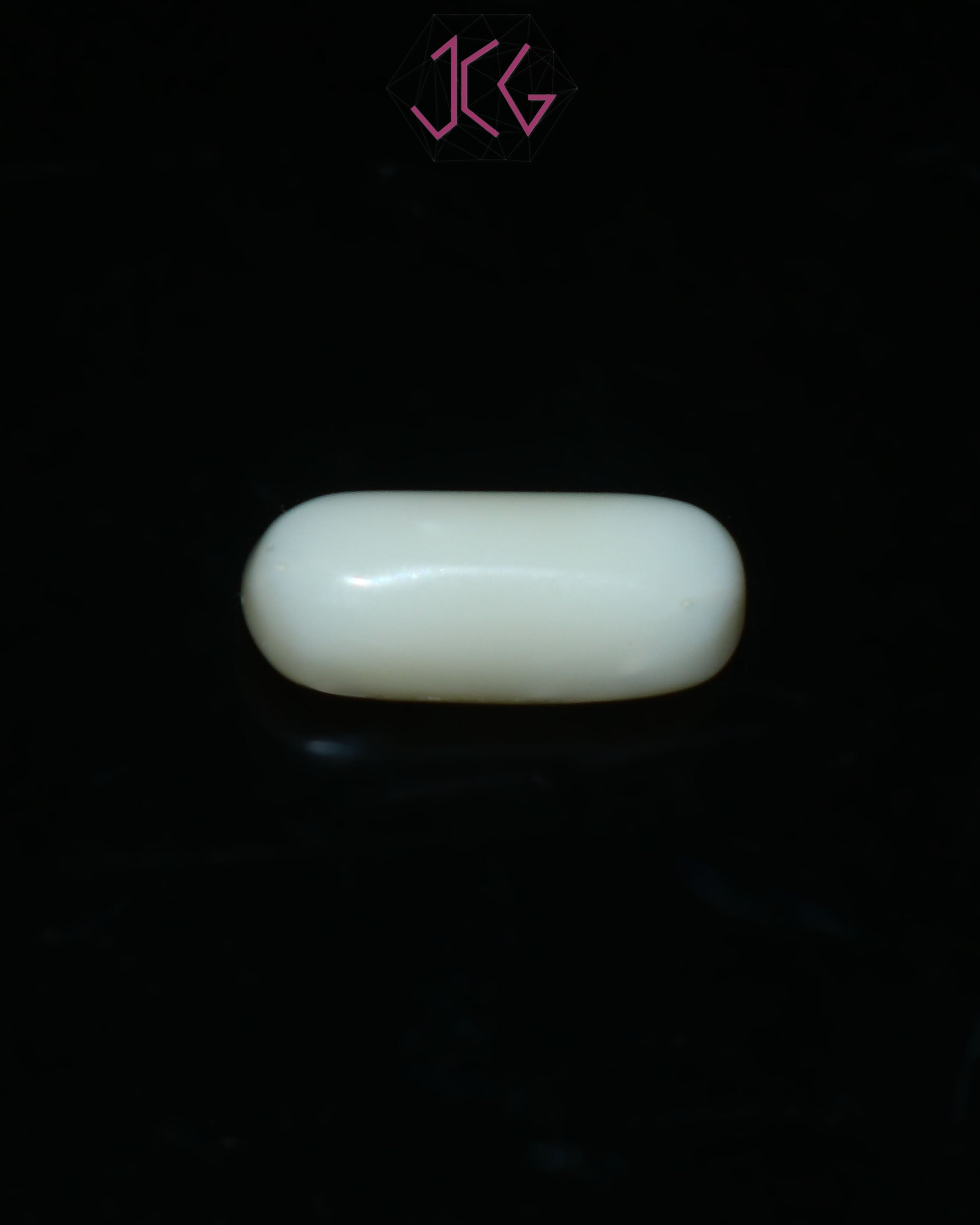 Natural White Coral Stone 5.10 Carat / 5.61 Ratti (With Certificate)