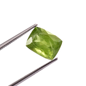 Natural Peridot Gemstone 4.72 Carat 5.24 Ratti (With Certificate)