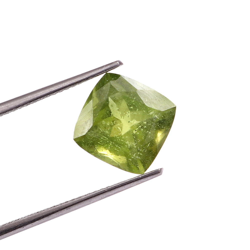 Natural Peridot Square Gemstone 5.78 Carat 6.42 Ratti (With Certificate)