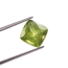 Natural Peridot Square Gemstone 5.78 Carat 6.42 Ratti (With Certificate)