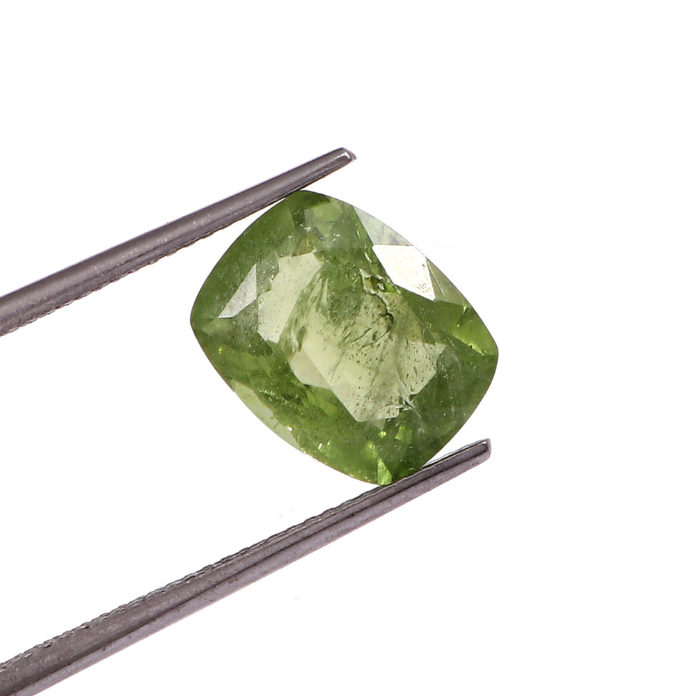 Natural Peridot Gemstone 4.94 Carat 5.48 Ratti (With Certificate)