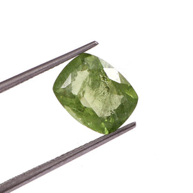 Natural Peridot Gemstone 4.94 Carat 5.48 Ratti (With Certificate)