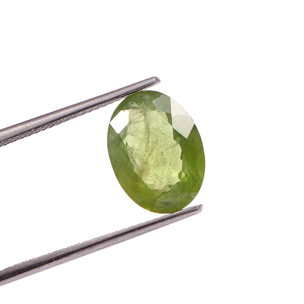 Natural Peridot Gemstone 4.78 Carat 5.31 Ratti (With Certificate)