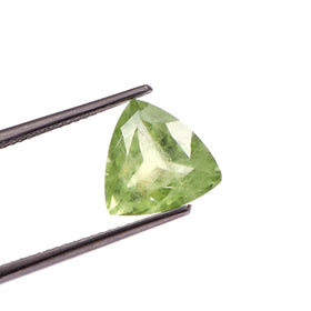 Natural Peridot Gemstone 4.26 Carat 4.73 Ratti (With Certificate)