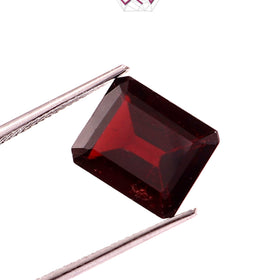 Natural Garnet Stone Square 6.85 Carat / 7.60 Ratti (With Certificate)