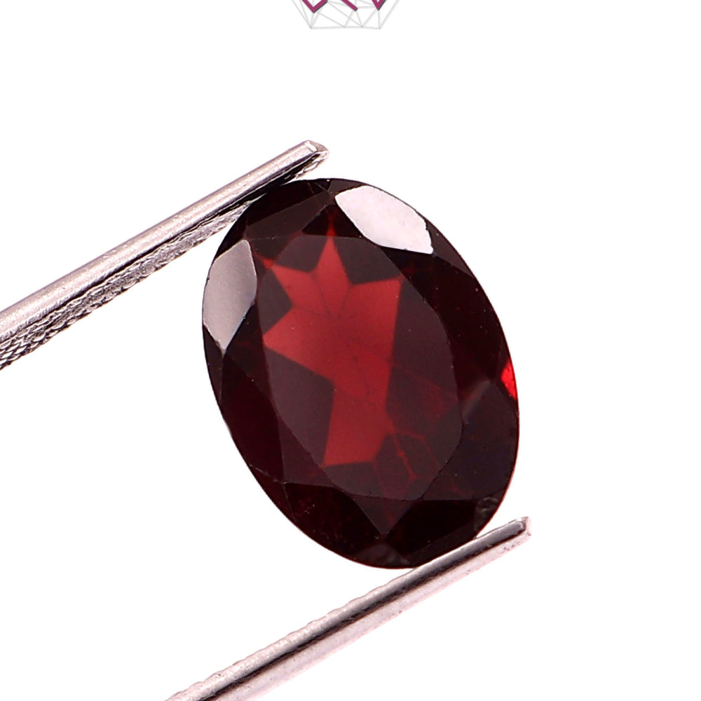 Natural Oval Garnet Stone 6.45 Carat / 7.15 Ratti (With Certificate)