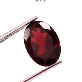 Natural Oval Garnet Stone 6.45 Carat / 7.15 Ratti (With Certificate)