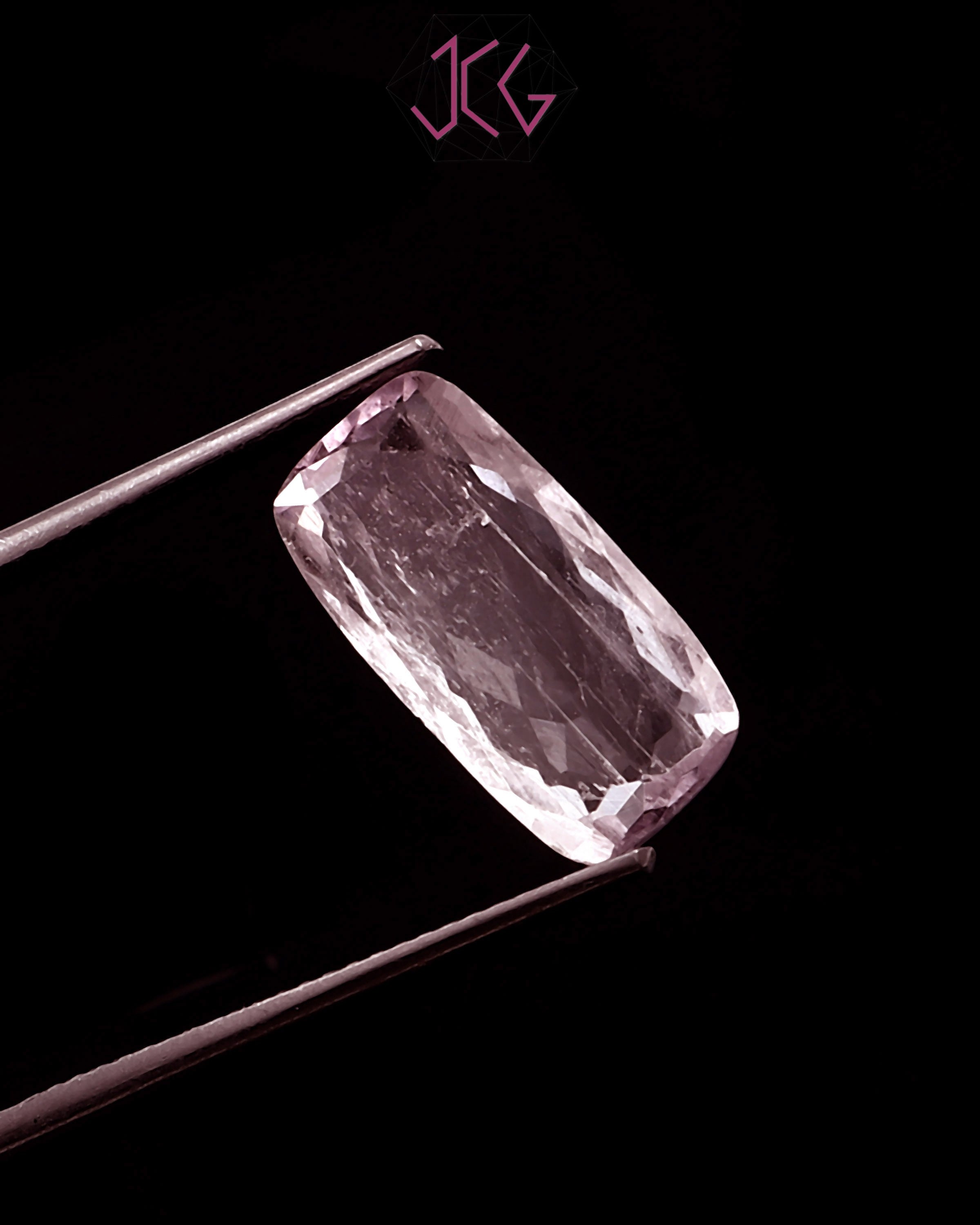 Natural Kunzite Stone 4.65 Carat (With Certificate)